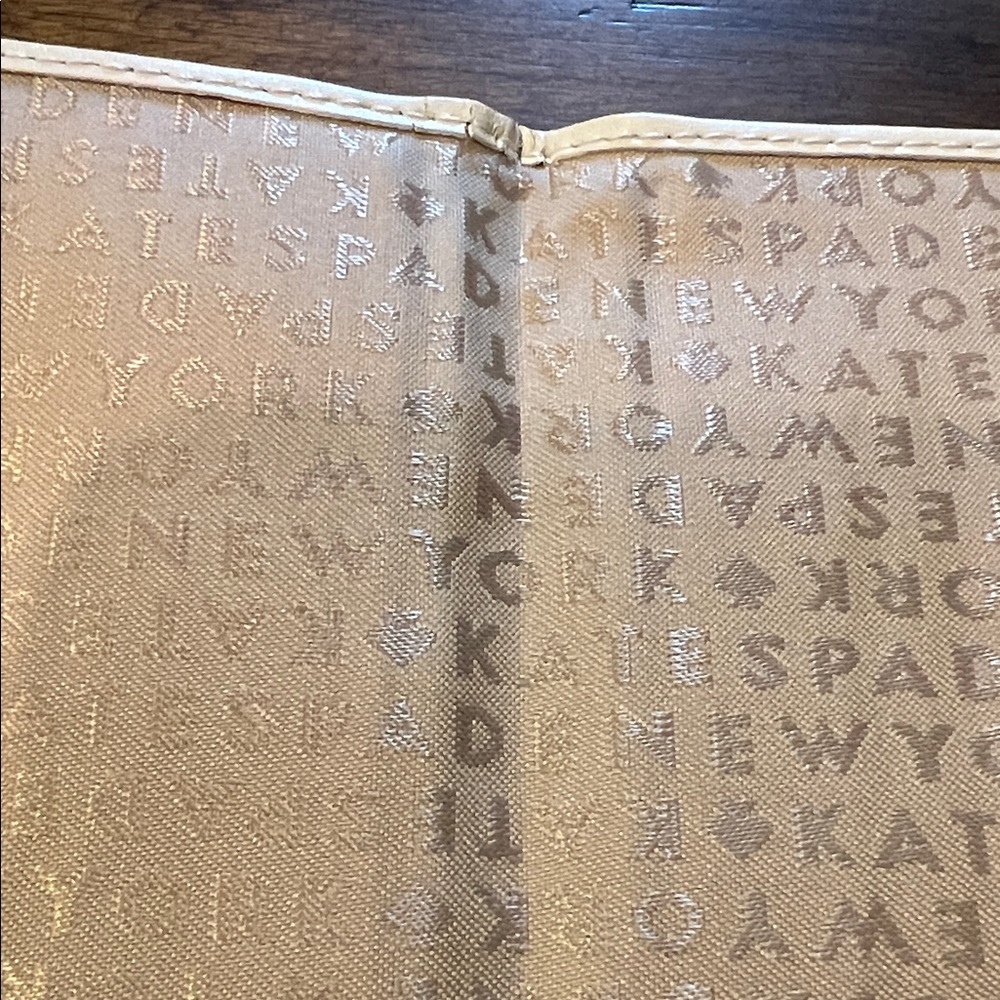 Kate Spade New York Daycation Rainbow Striped passport holder - Picture 4 of 7